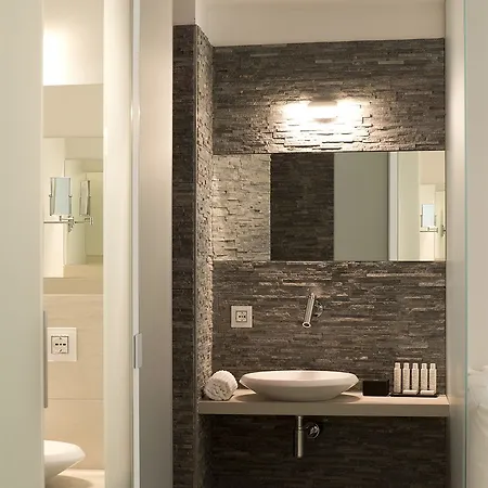 دومو إن * ميلان